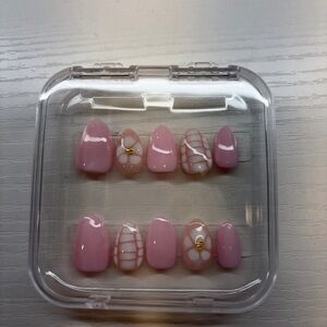 Pink Press-On Nails with Floral Design